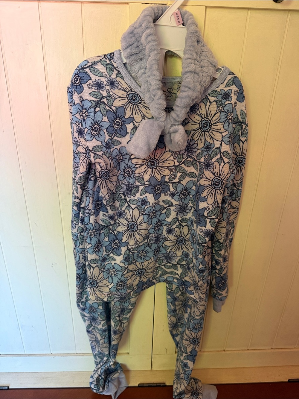 Jessica Simpson Blue and Cream Floral pajama set